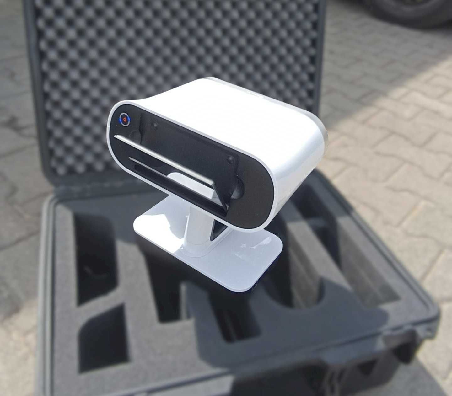 Skaner 3D Leo firmy Artec– profesjonalny mobilny ręczny skaner 3D