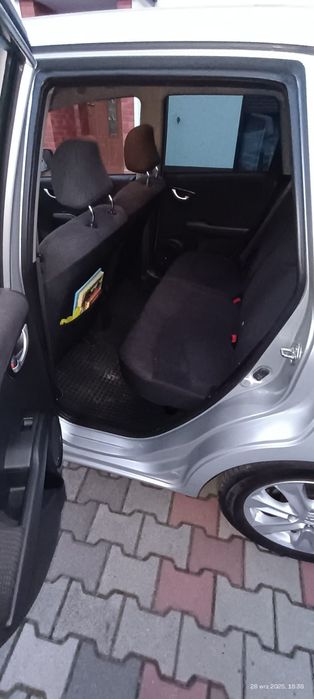 Sprzedam Hondę Jazz 2011