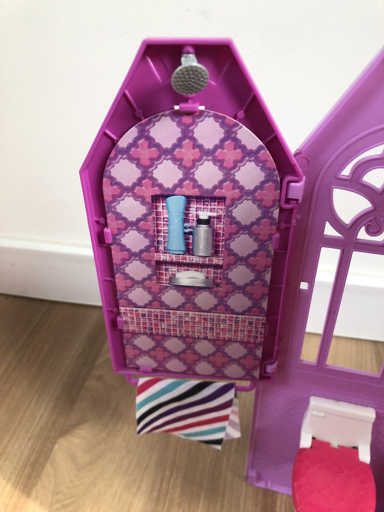 Domek Barbie Mattel + lalka + akcesoria (dużo!) + pieski