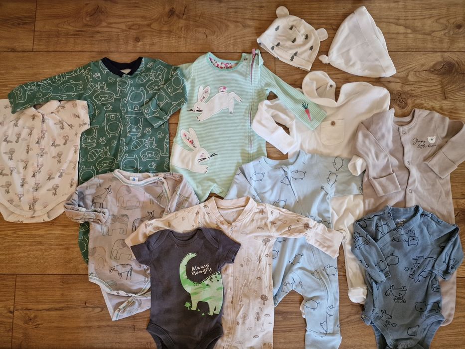 Wielki zestaw śpiochy body gratis czapeczki rozmiary od 50 do 68