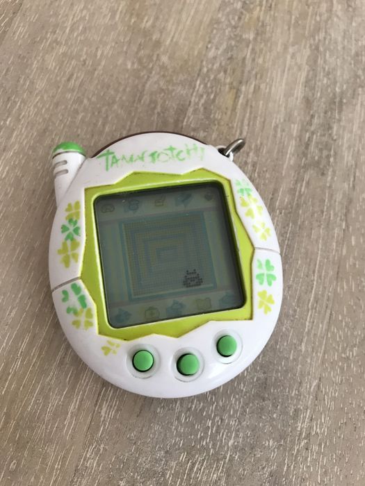 Zestaw 2 Tamagotchi Bandai Wiz 2004, zielone różowe vintage oryginalne