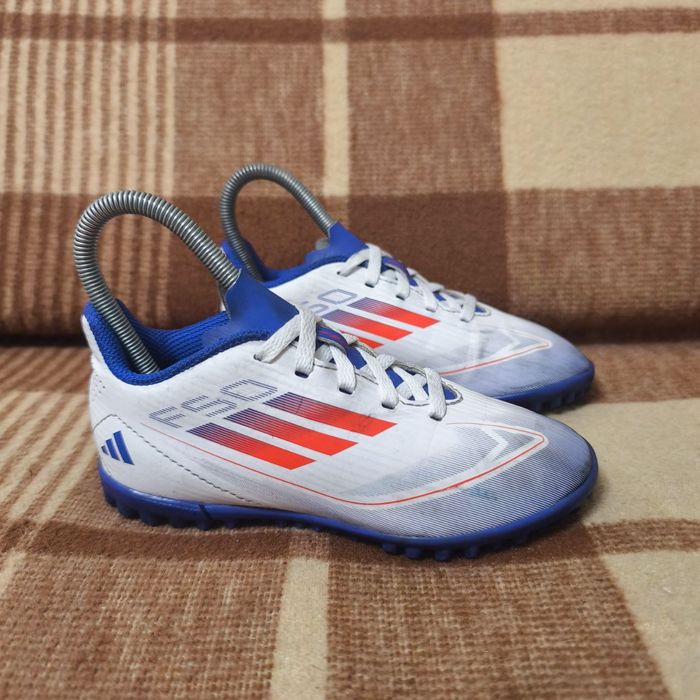 Оригінальні дитячі сороконіжки, футбольне взуття Adidas 29р