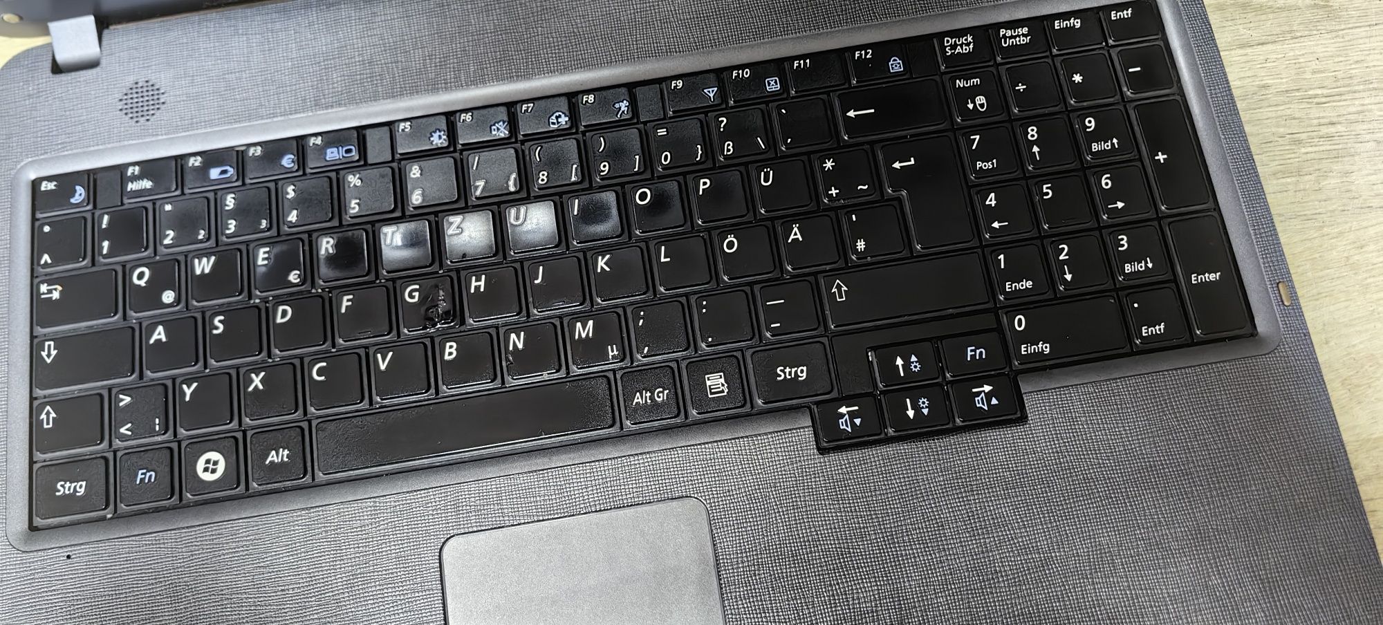 Ноутбук Samsung NPR530//Pentium T4400/Ram 4Gb/HDD 320Gb /Video 512Gb 3