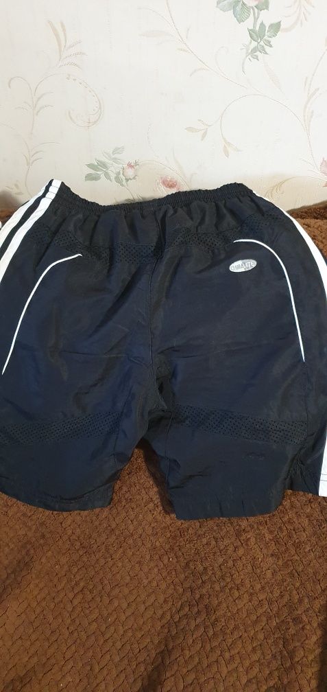 Шорты и футболка addidas 130cм