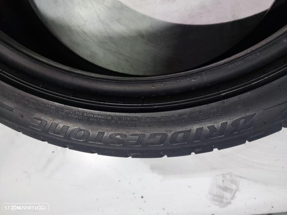 2 pneus semi novos 225-40r18 bridgestone - oferta dos portes