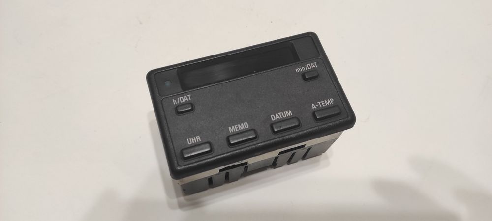 Електронні часи BMW E34, E32