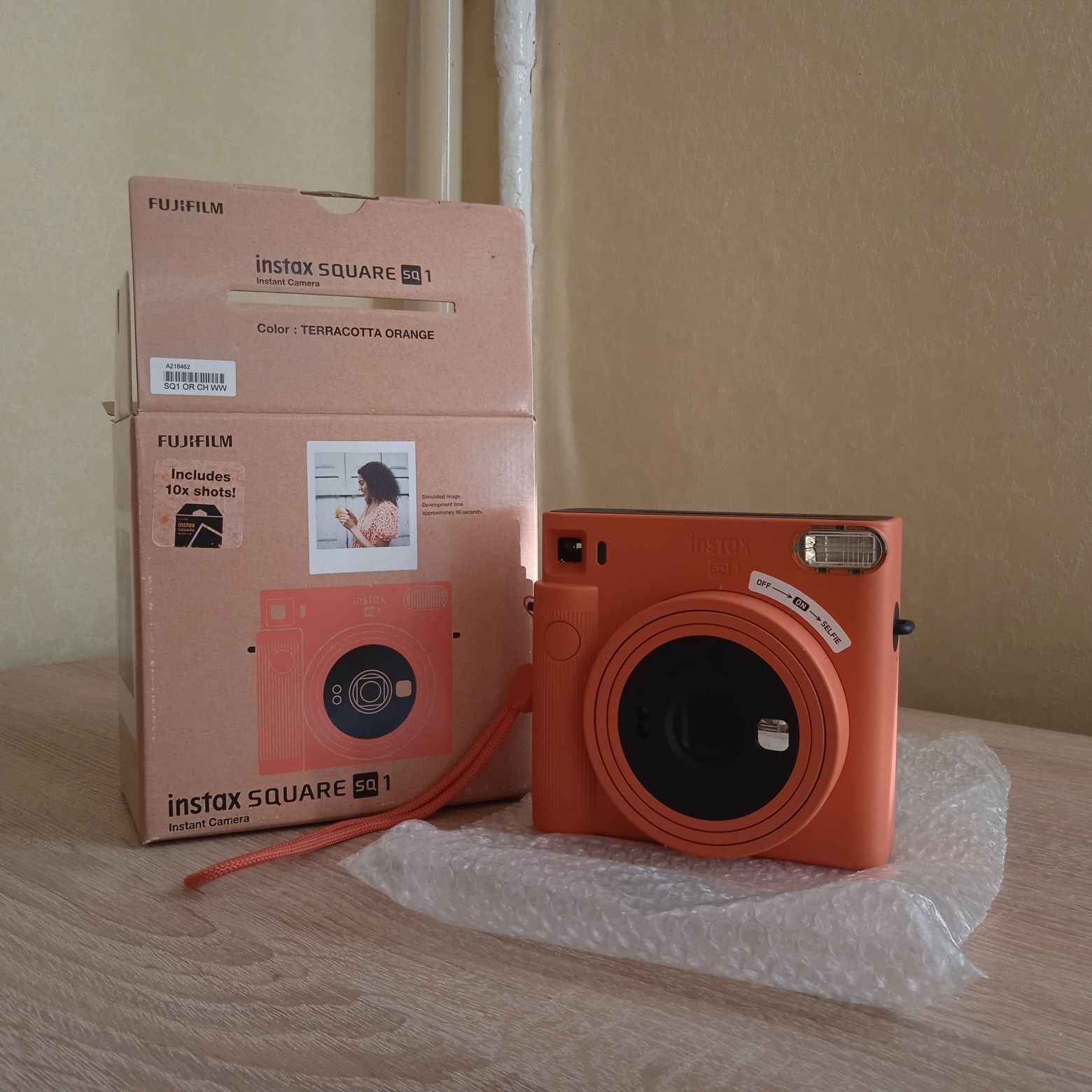 Фотокамера миттєвого друку Fujifilm instax square sq1 terracotta orang