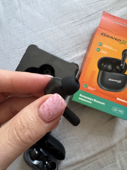 Наушники безспроводі 300грн нові