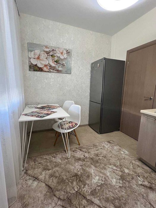 Сдам ПОСУТОЧНО ЖК 7 Небо ( рядом 7 км , Аквапарк, Авангард)