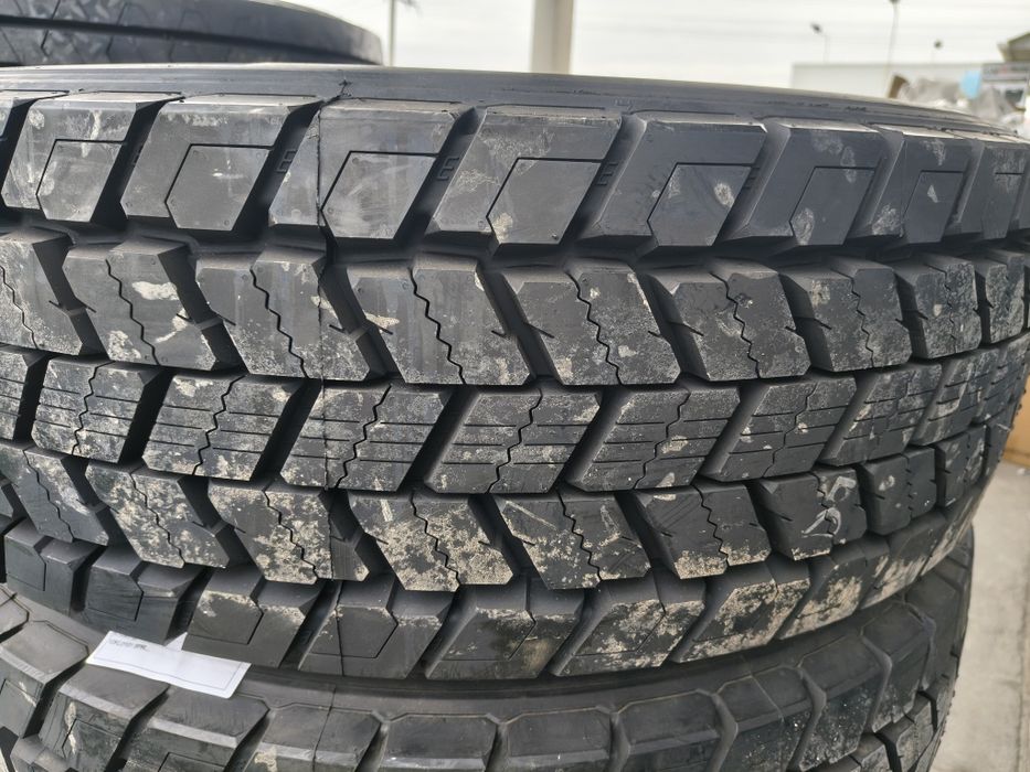 Шини колеса 315/70/80 R22,5 Semperit/Uniroyal