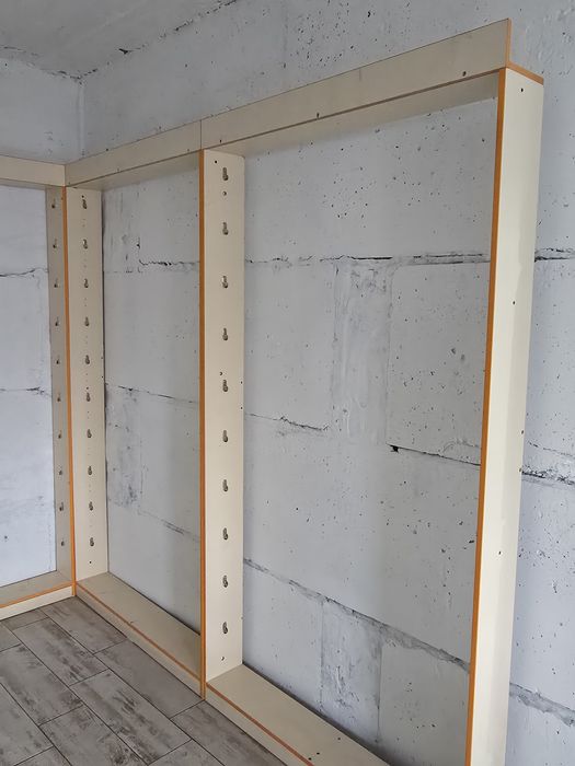 Мебель под обои.