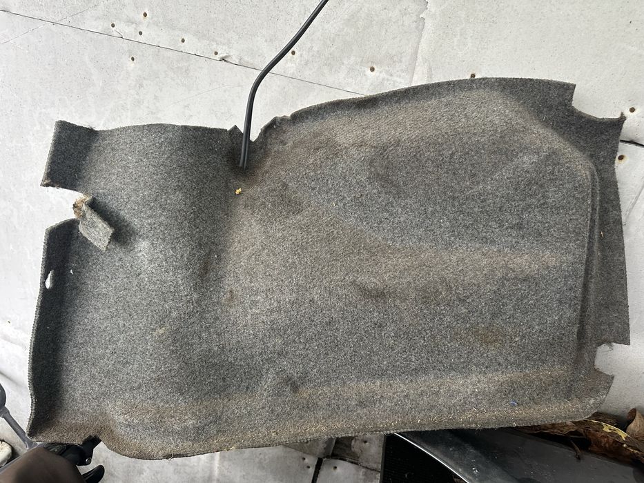 Обшивка багажника bmw e34