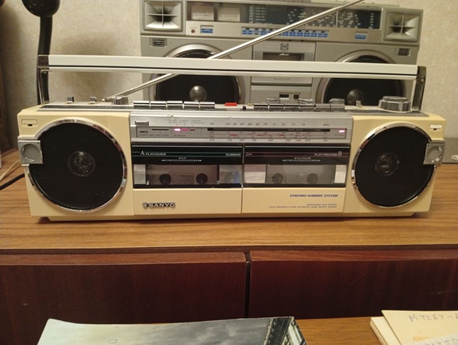 Магнитофон Sanyo M-W15k.