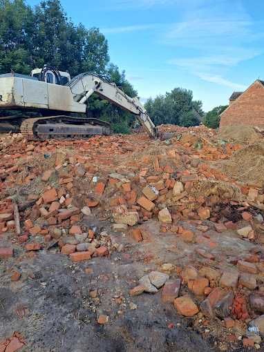 Rozbiórki budynków z cegły za materiał cegła rozbiórka wyburzenia dom