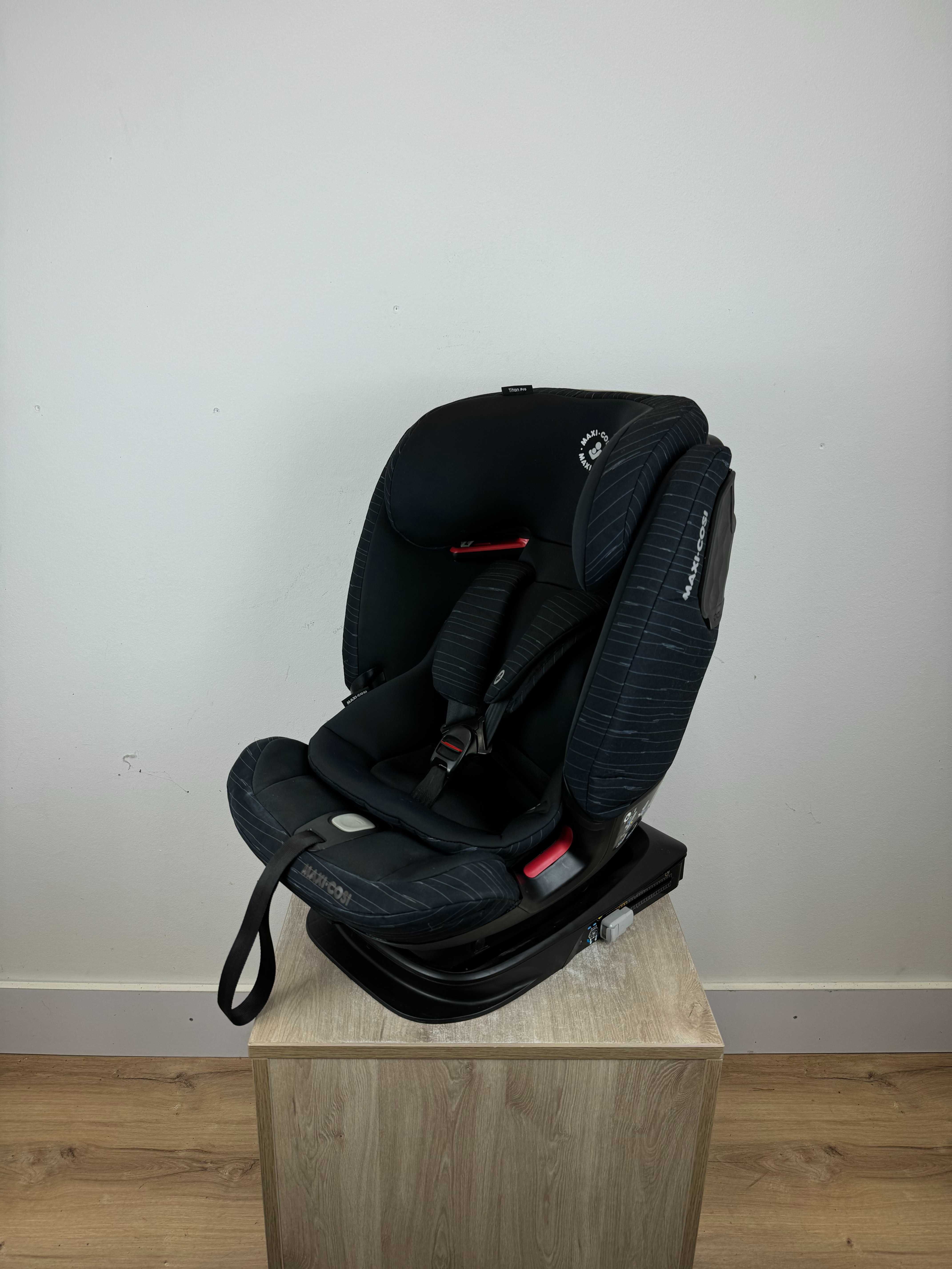 Fotelik samochodowy Maxi Cosi Titan Pro 9-36kg