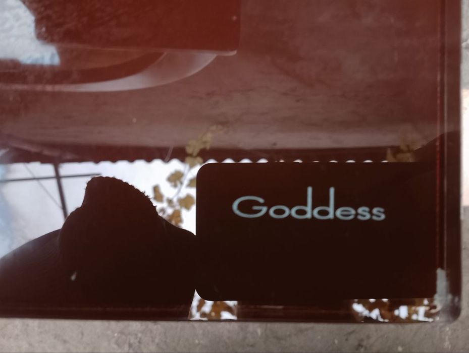 Продам умывальник стеклянный с тумбой для ванной комнаты