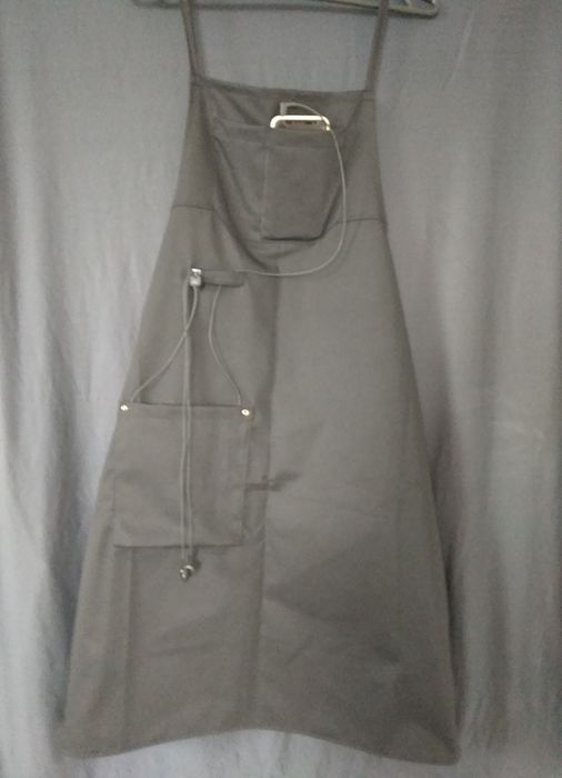 Продам фартух рабочий ( столяр,бармен , парикмахер, продавец и т.д.)