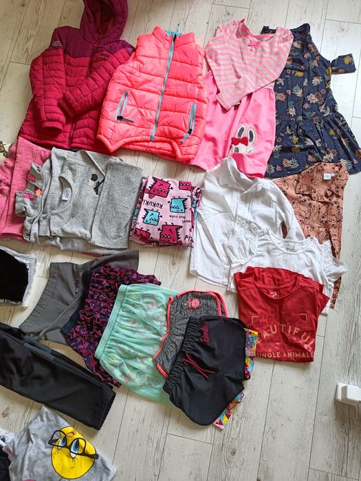 Paka ubrań dla dziewczynki 128/134