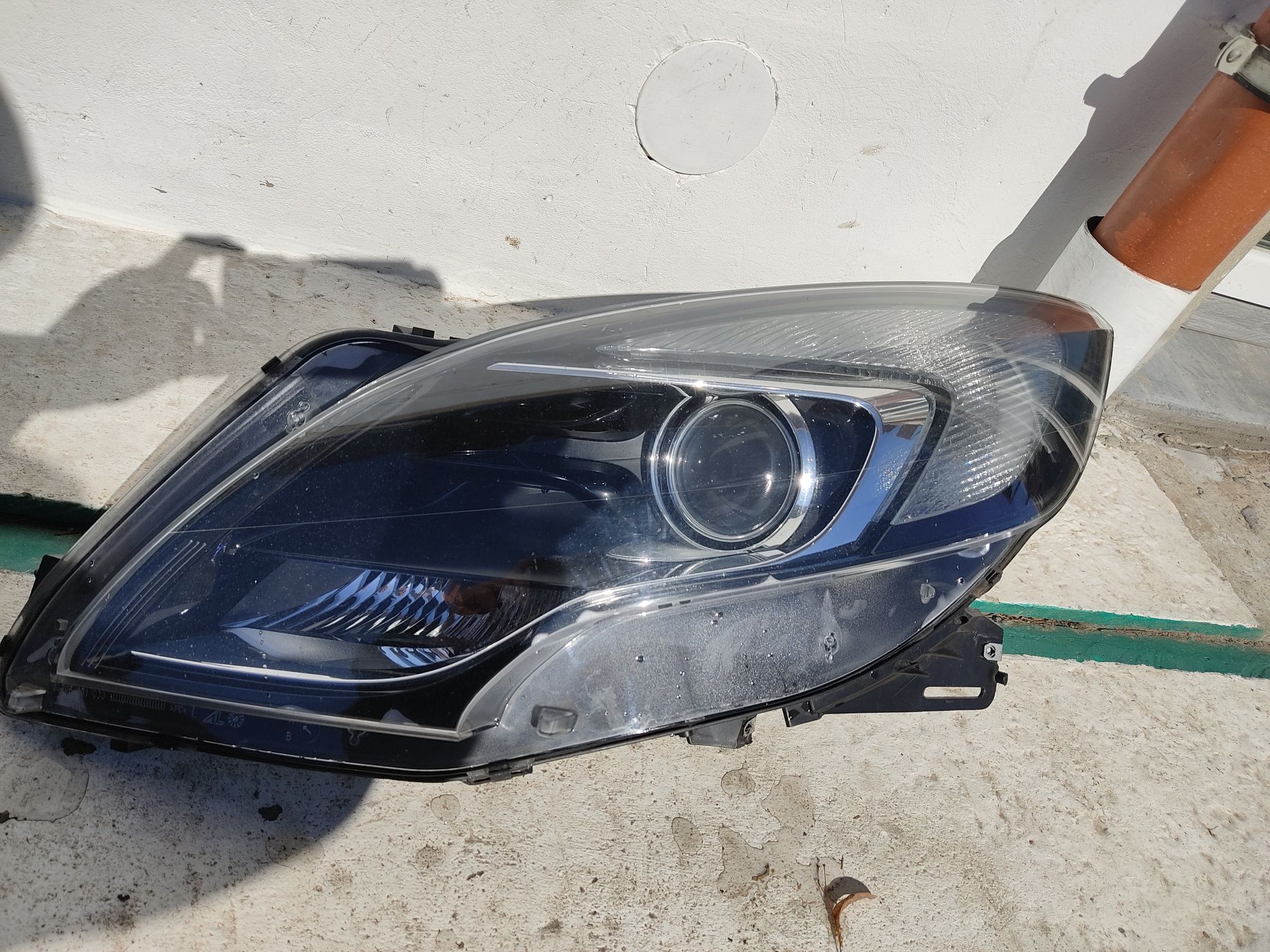 Фара передня Opel Zafira C 2016р 030126360205