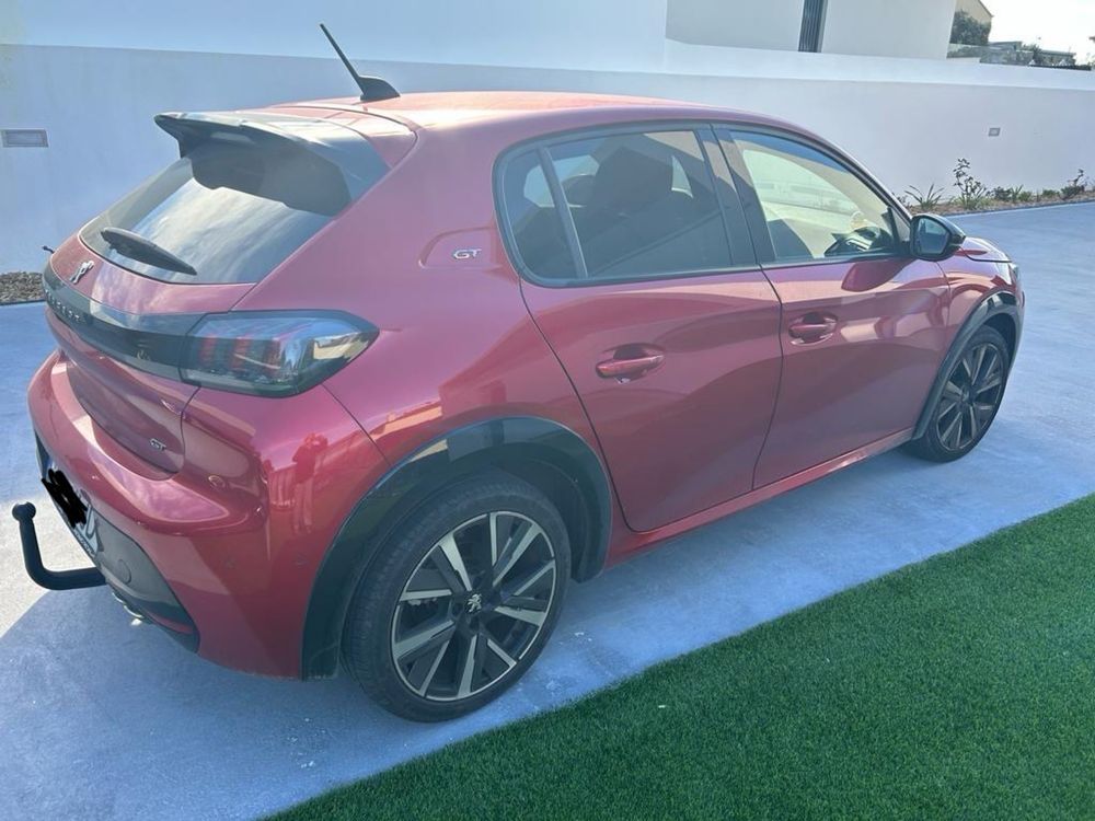 Peugeot 208 vermelho de 2021