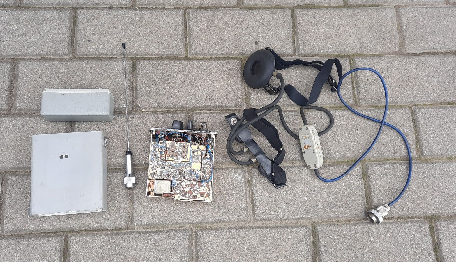 Milicja radmor R 4431 radiostacja radiotelefon milicyjna zomo ormo prl