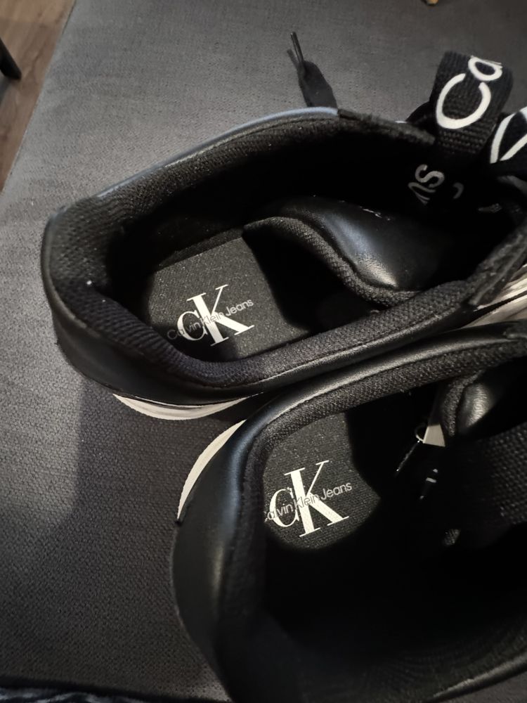 Sneakersy damskie Calvin Klein oryginalne 39