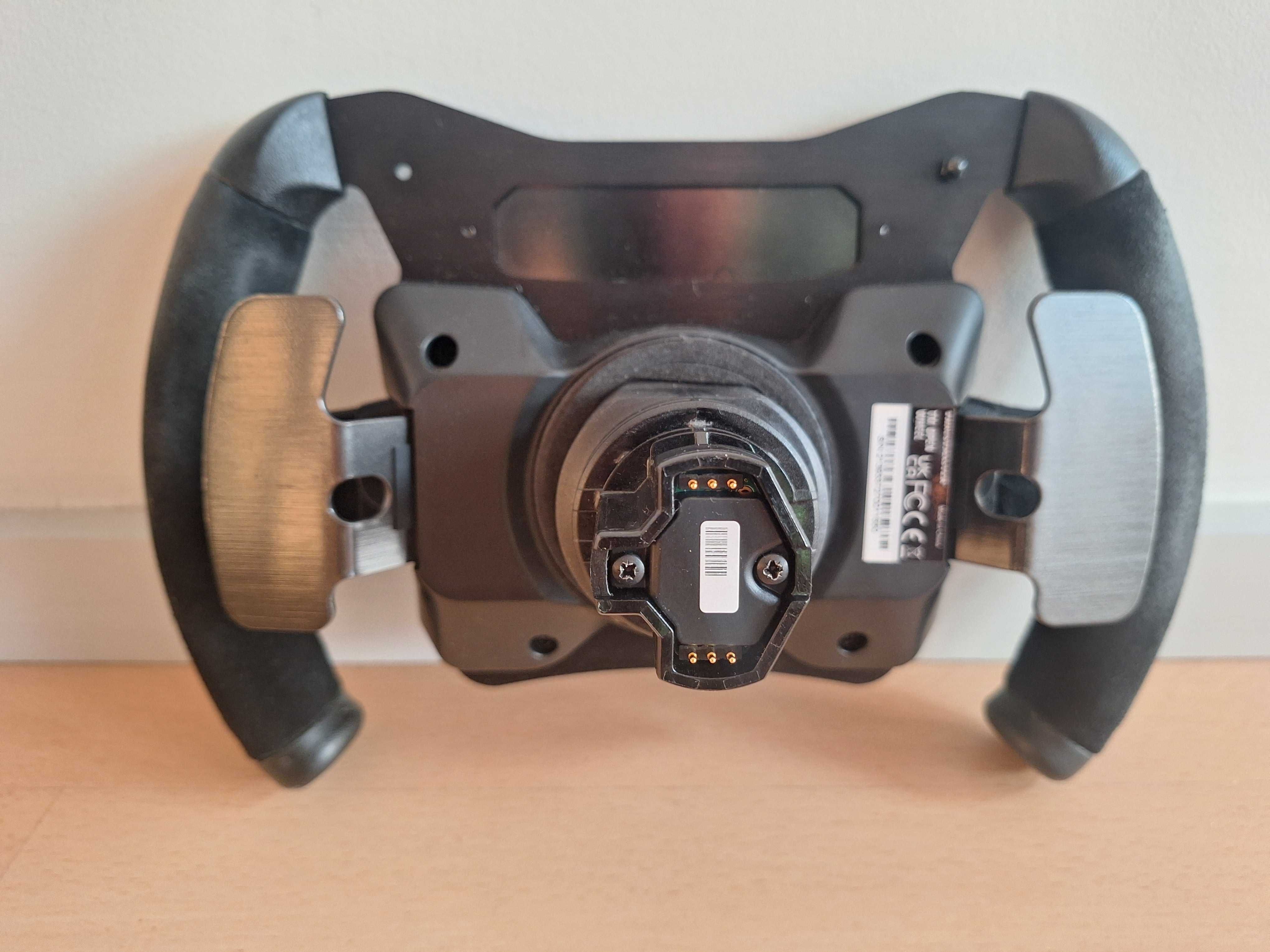 Add-on volante Thrustmaster. Semi novo. Envio por conta do comprador.