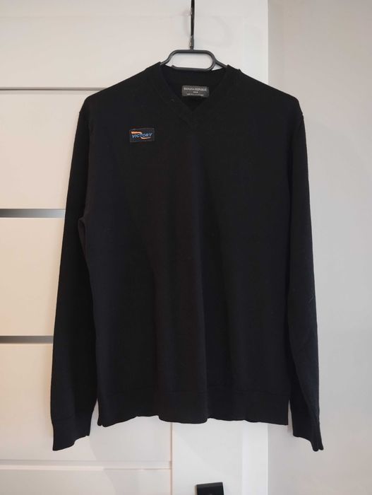 Czarny sweter męski w serek r 41