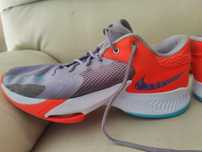 Nike Zoom Freak 4  tam 43 em excelente estado