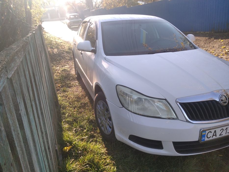 /// Шкода Октавія///