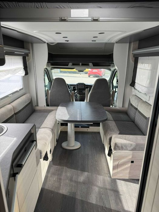 Chausson 720 Titanium Premium Automat w pełni wyposażony 5 os.