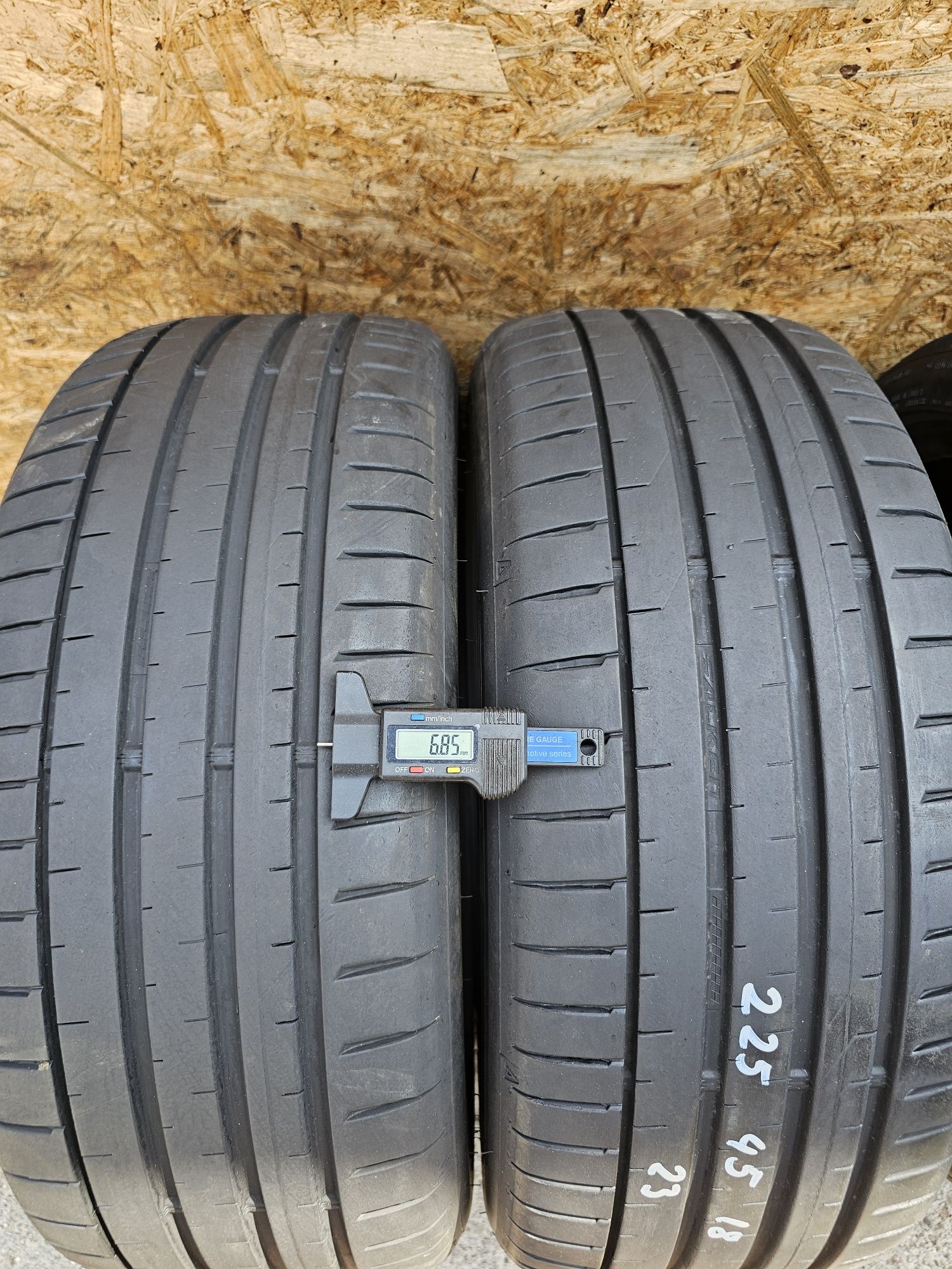 Idealne!!  2023rok!!  225/45 r18 Falken Azenis