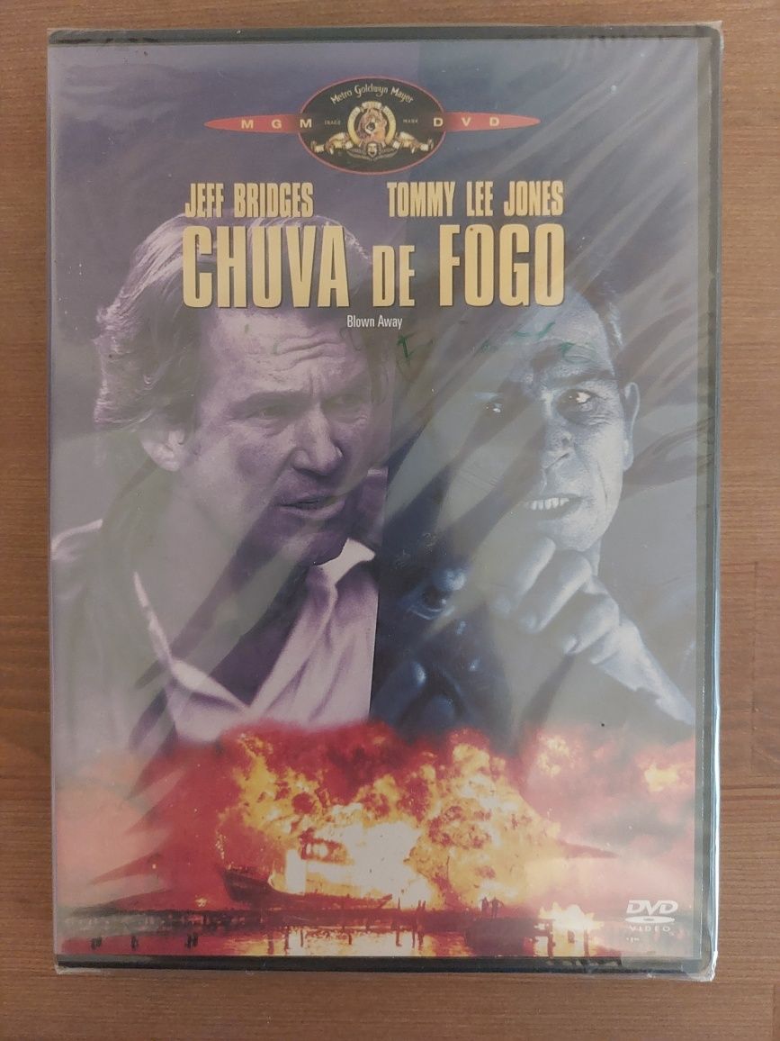 DVD NOVO e SELADO - " Chuva de Fogo " (1994)