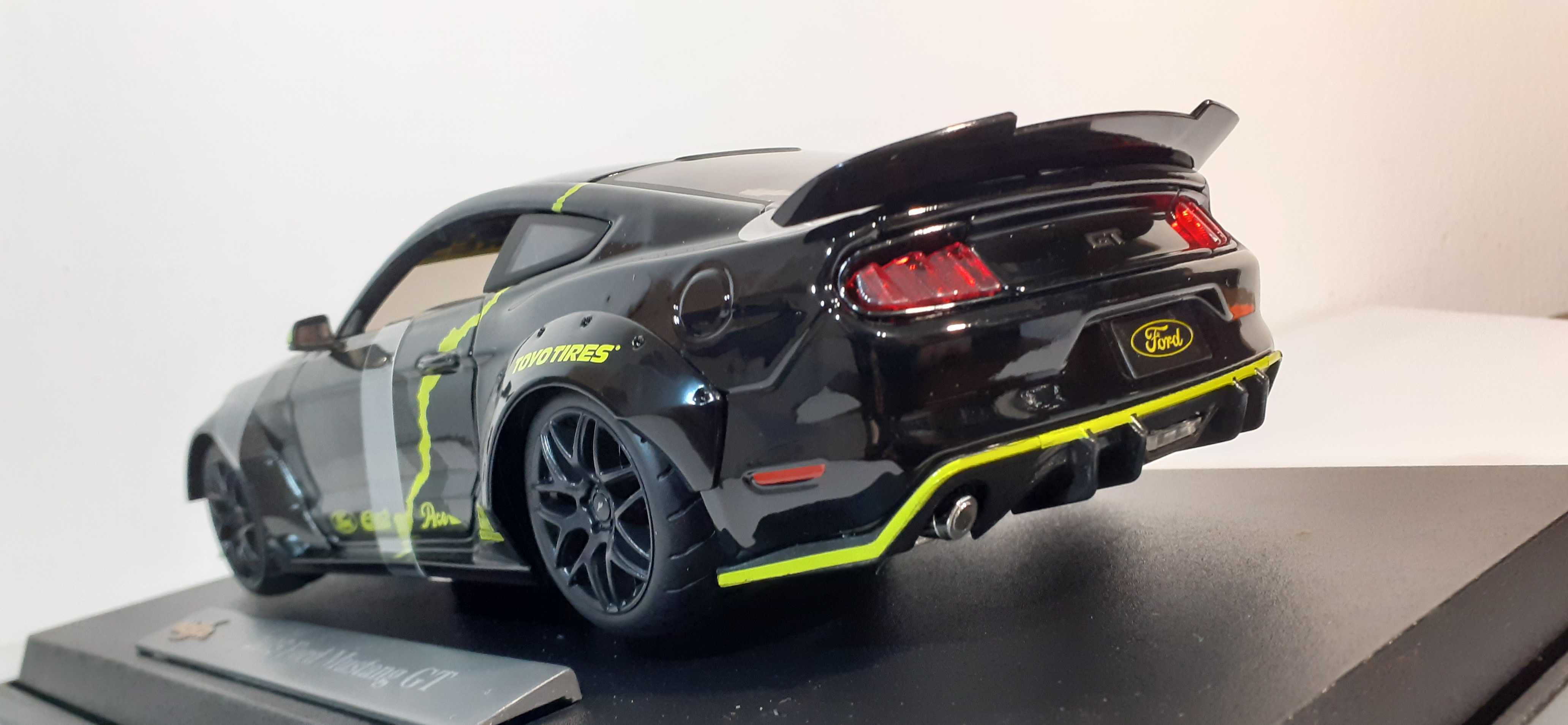 1/18 Ford Mustang Gt cz - Maisto