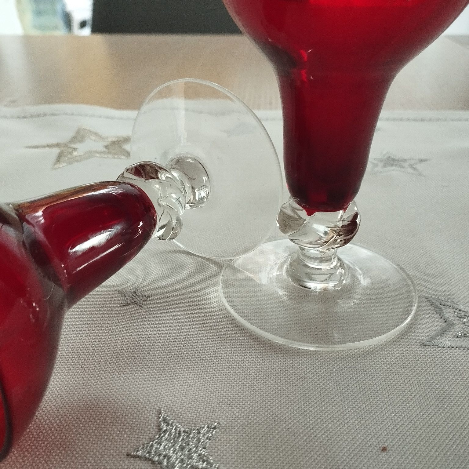 ZESTAW 2 świeczników ze szkła vintage ELME Glasbruk w kolorze rubinowo