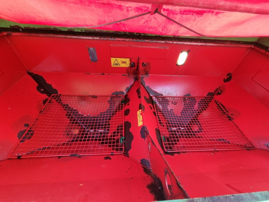 Roziewacz  nawozu unia mx premium