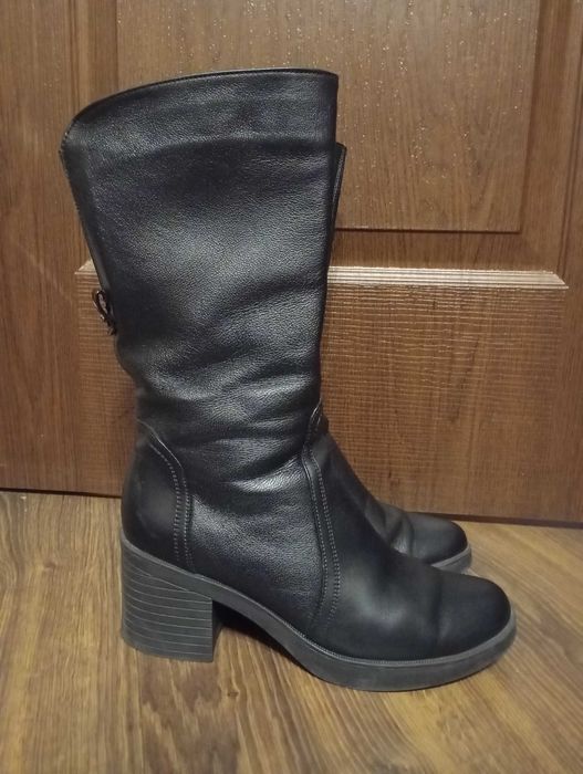 Продам демісезонні сапоги