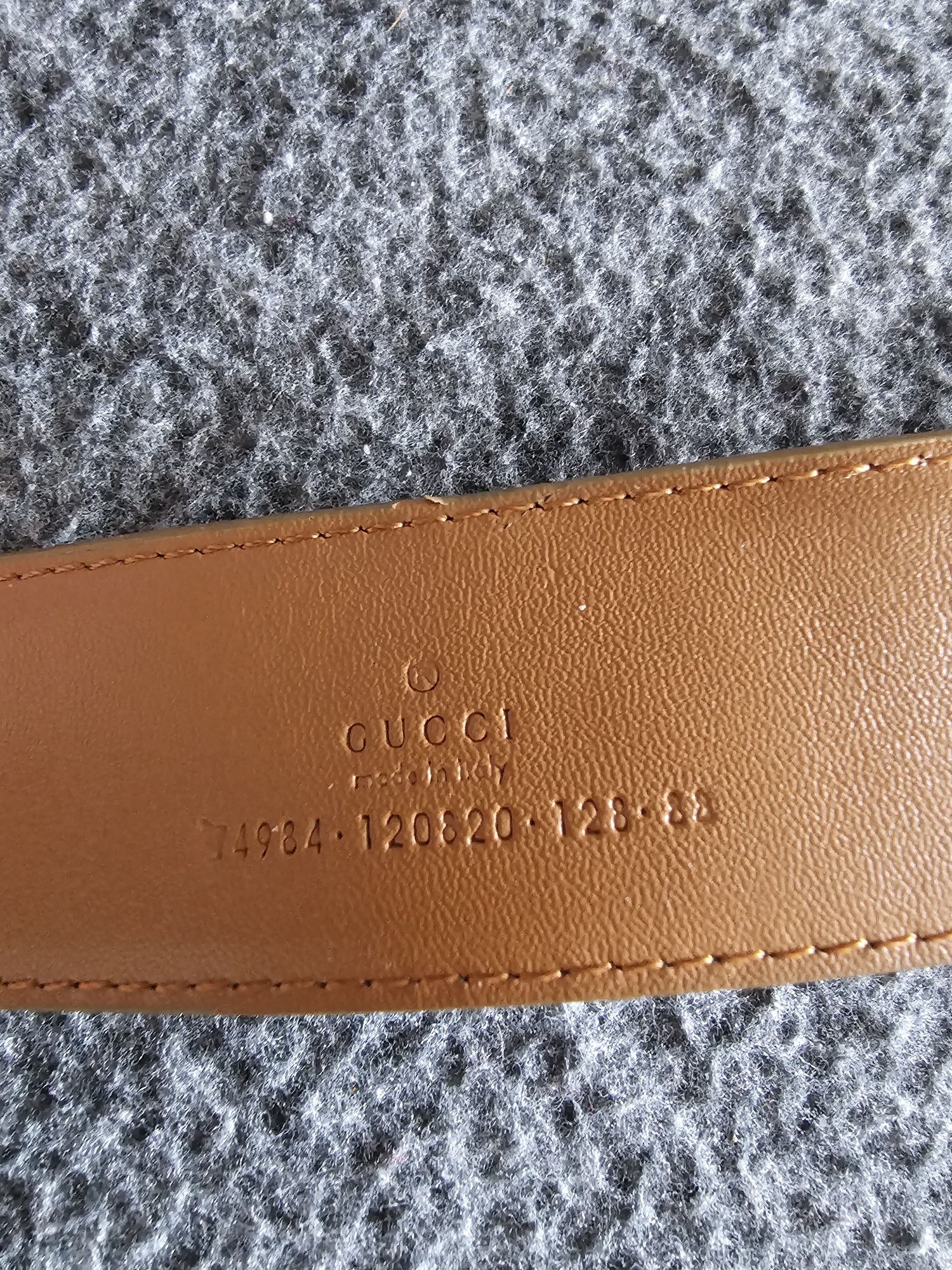Женский ремень "Gucci".