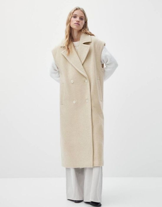 Жилетка Massimo Dutti.