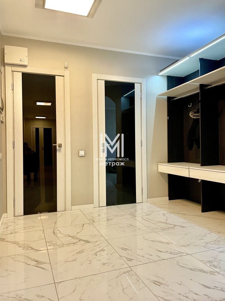 Продам большую 3к квартиру метро Заводская