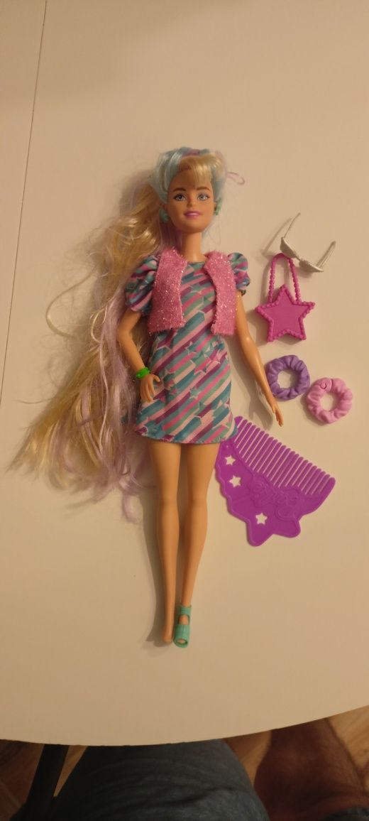 Barbie Totally Hair Lalka z długimi włosami + modowe akcesoria