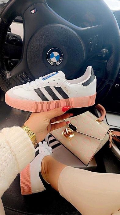 Sapatilhas disponíveis do 35 ao 40