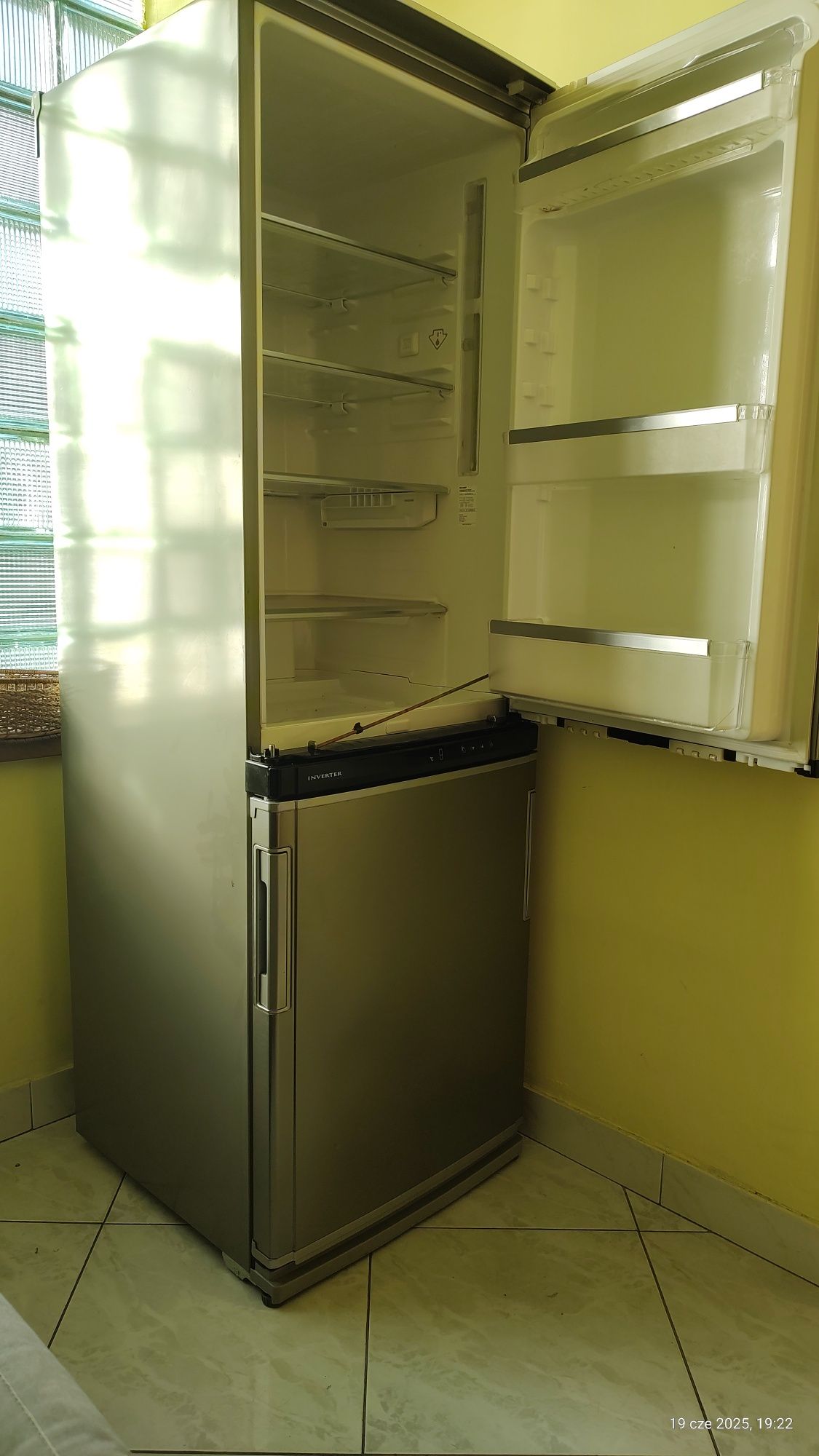 Lodówka SHARP SJ-WS320T-S