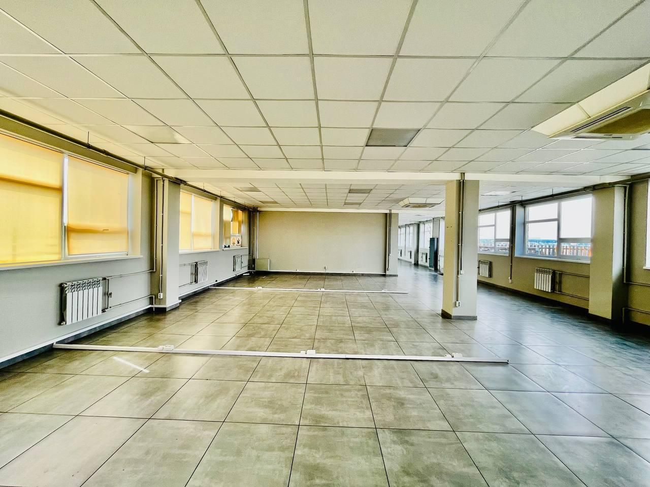 Здам офісне приміщення 315 кв, М Центральний ринок, вул. Різдвяна, 29б
