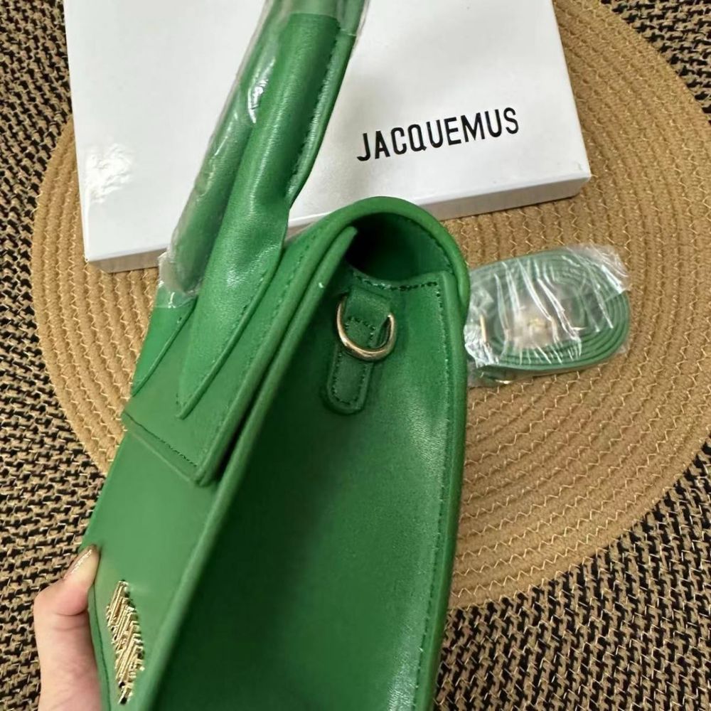 Жіноча сумка Жакмюс зелена Jacquemus Le Chiquito Green