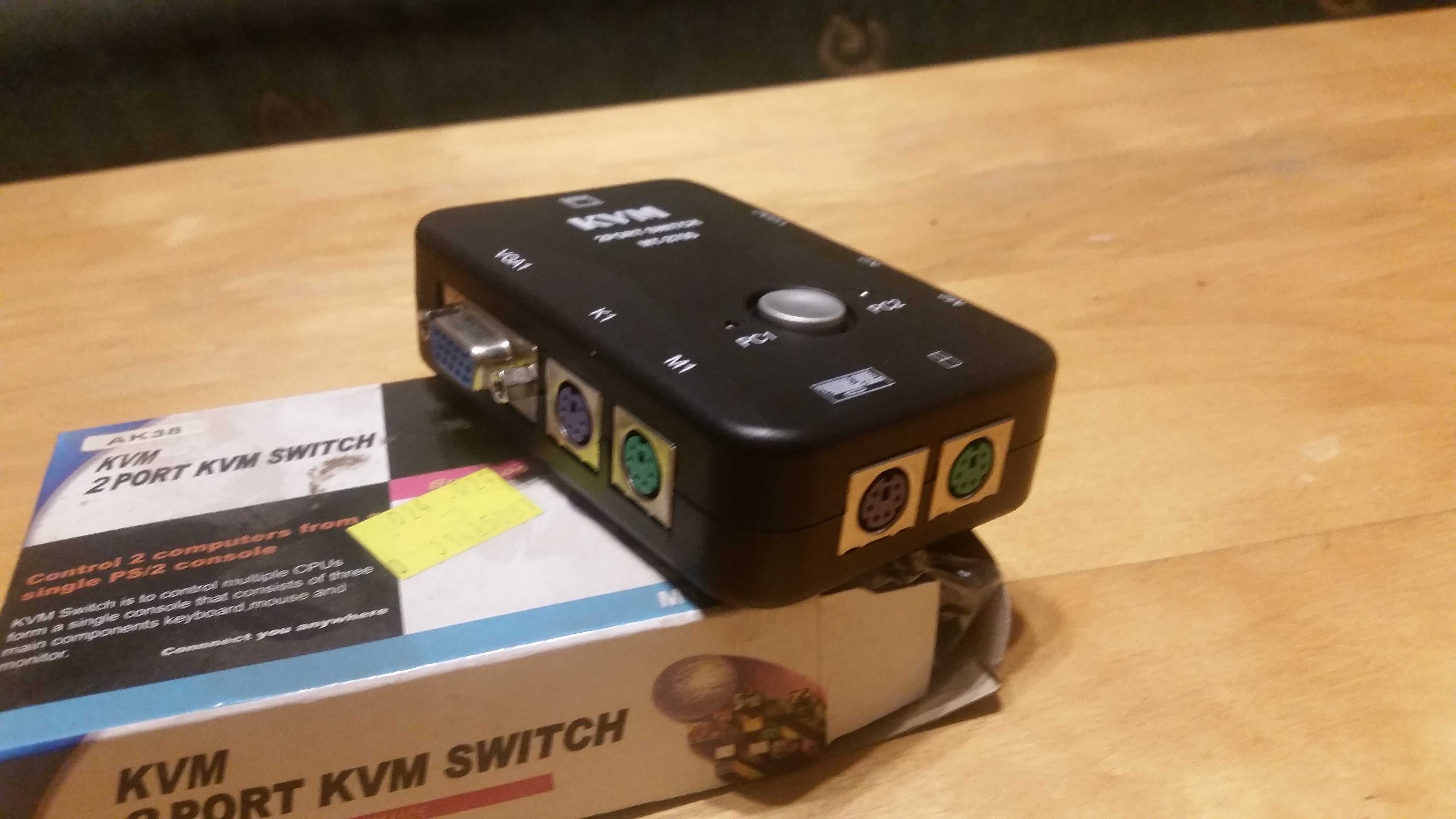 KVM Switch (mysz, klawiatura, VGA)