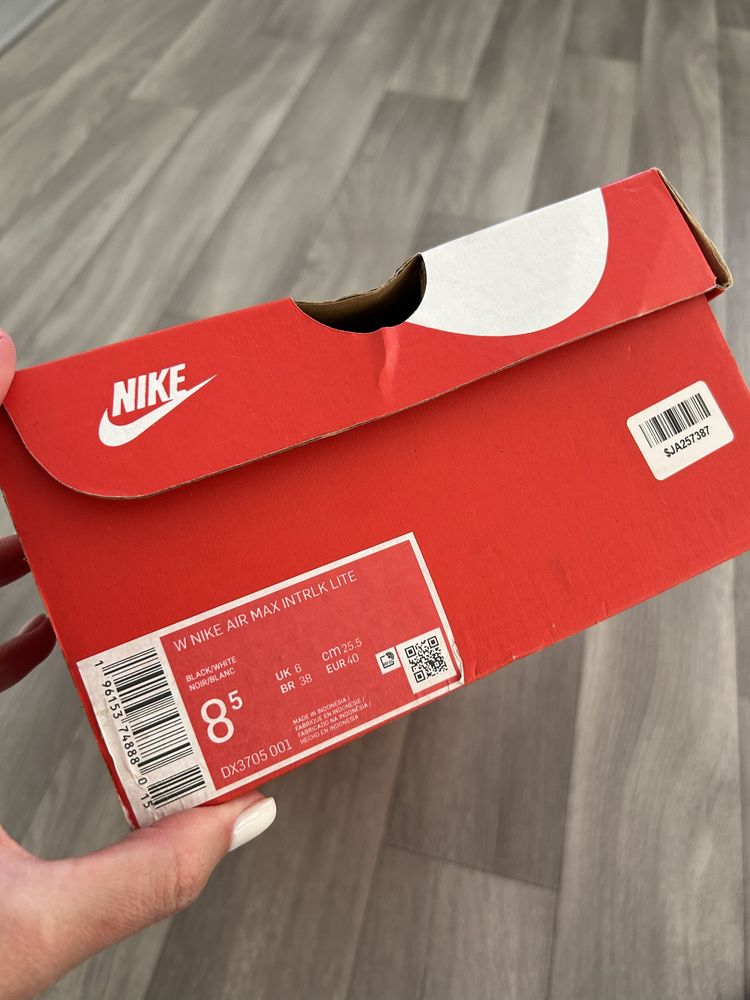 Продам кросовки Nike