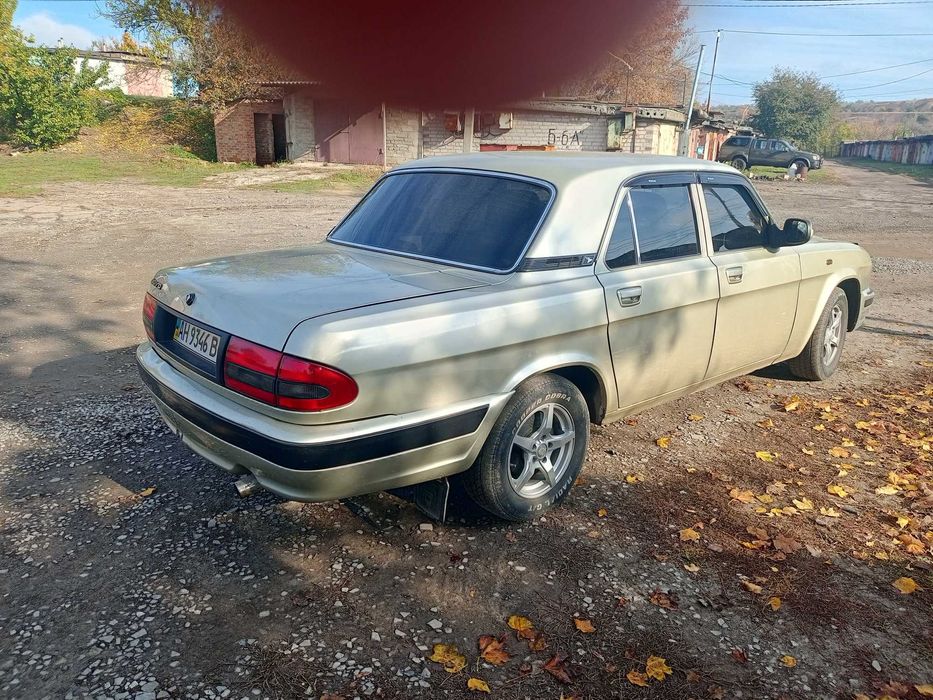 Автомобиль Газ 31105