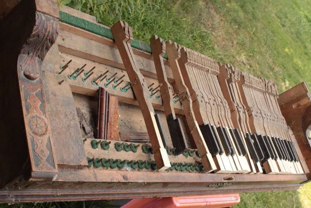 Zabytkowe stare pianino Oscar Weisbach Sagan (Żagań) do renowacji