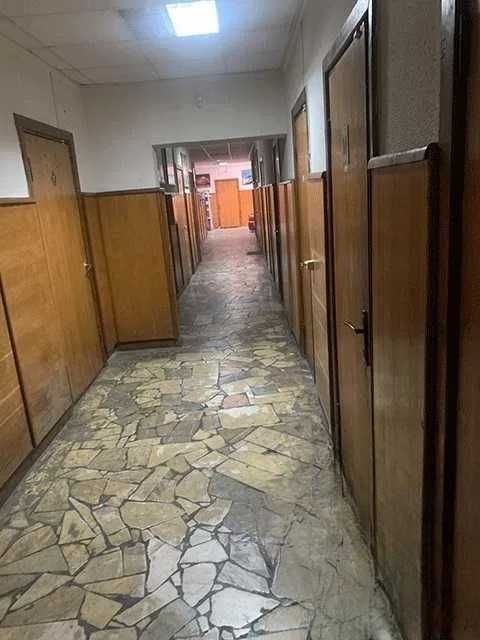 Продається офісне приміщення, кабінетна система, ПЗР